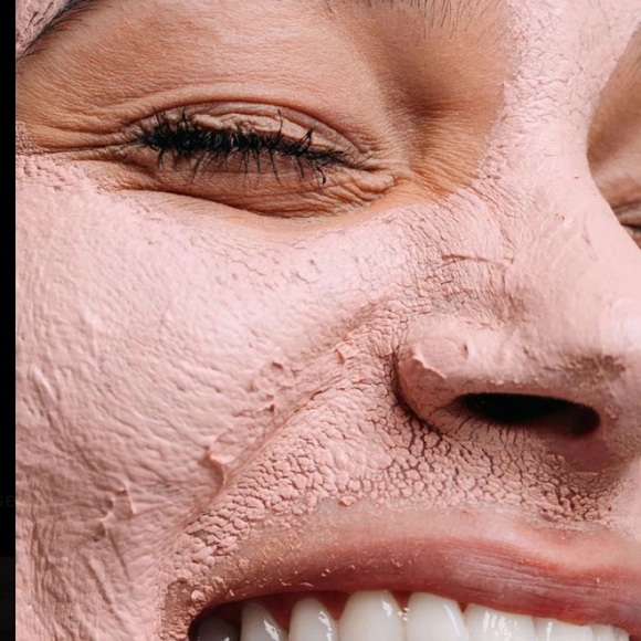 Nourish Organic Botanical Clay Mask - Picture 4 of 6